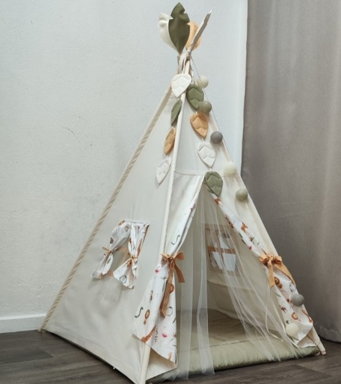 Едноцветна палатка в екрю с дебело килимче - Джунгла