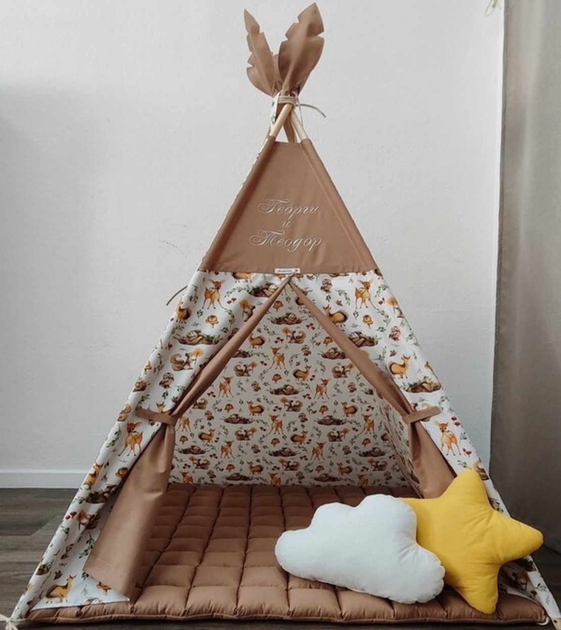 Детска палатка с дебело килимче на квадратчета в кафяво - 