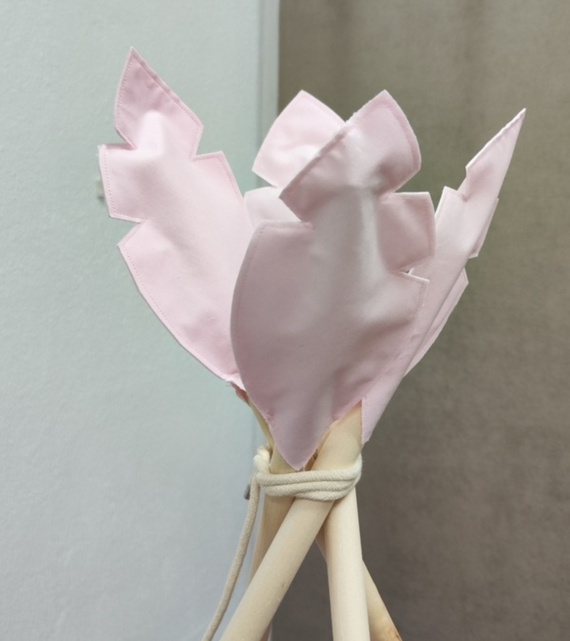 Едноцветна палатка в розово с дебело килимче - 