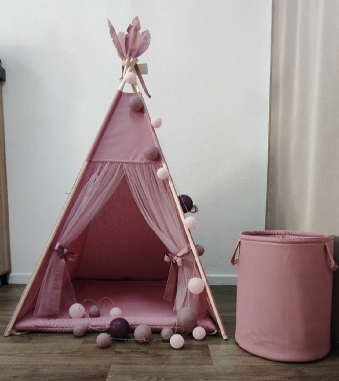 Едноцветна палатка за момиче с дебело килимче - Пепел от рози