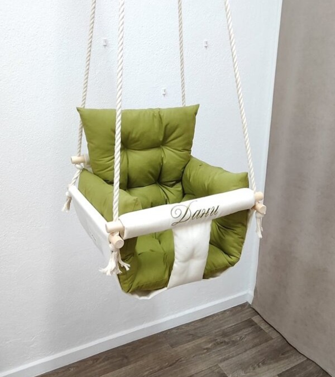 Луксозна бебешка люлка в пастелно зелено