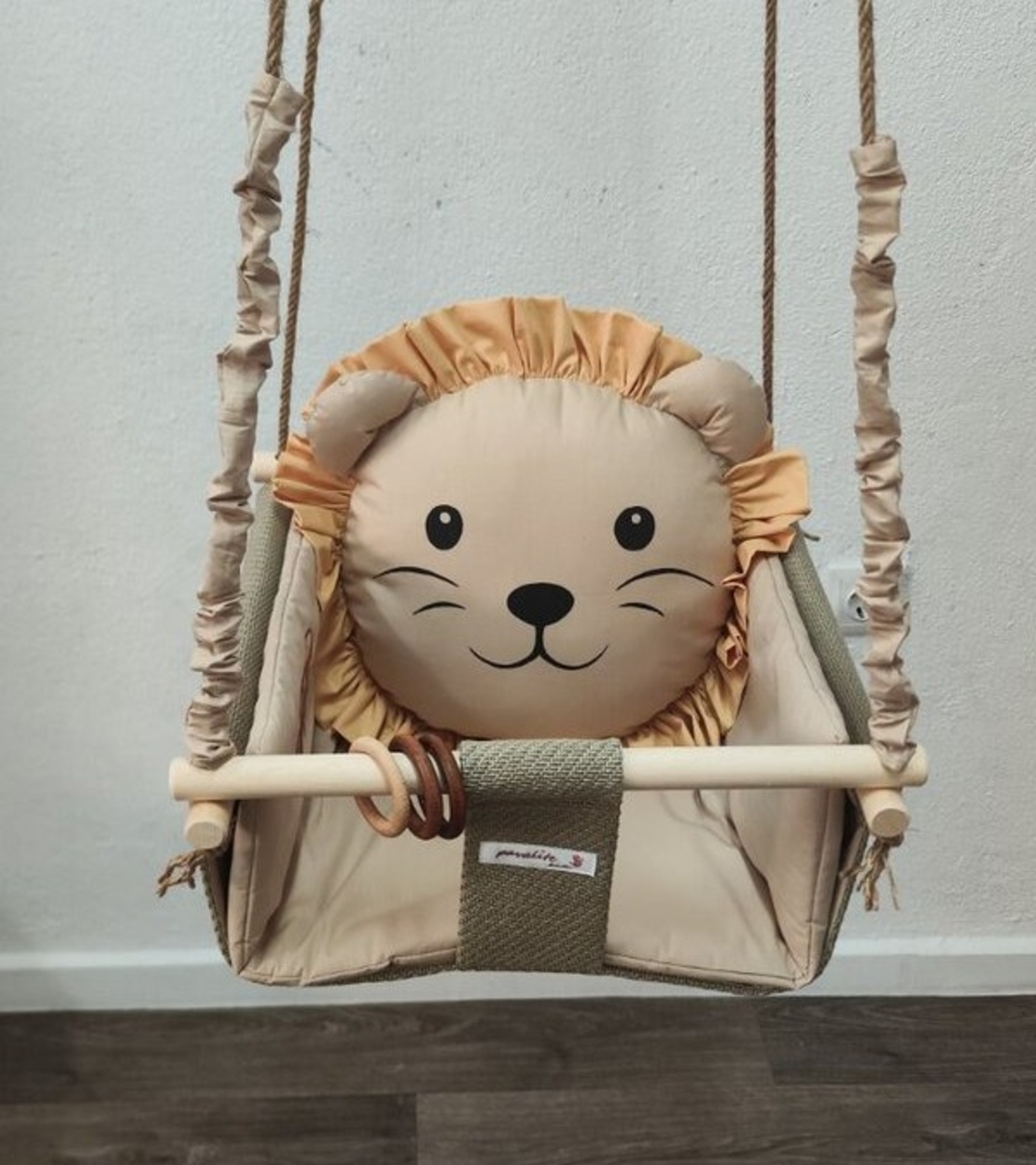 Бебешка люлка Джунгла - лъвче в бежово с грива в пясък