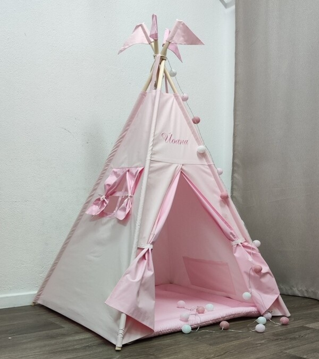 Едноцветна палатка с дебело килмче - 