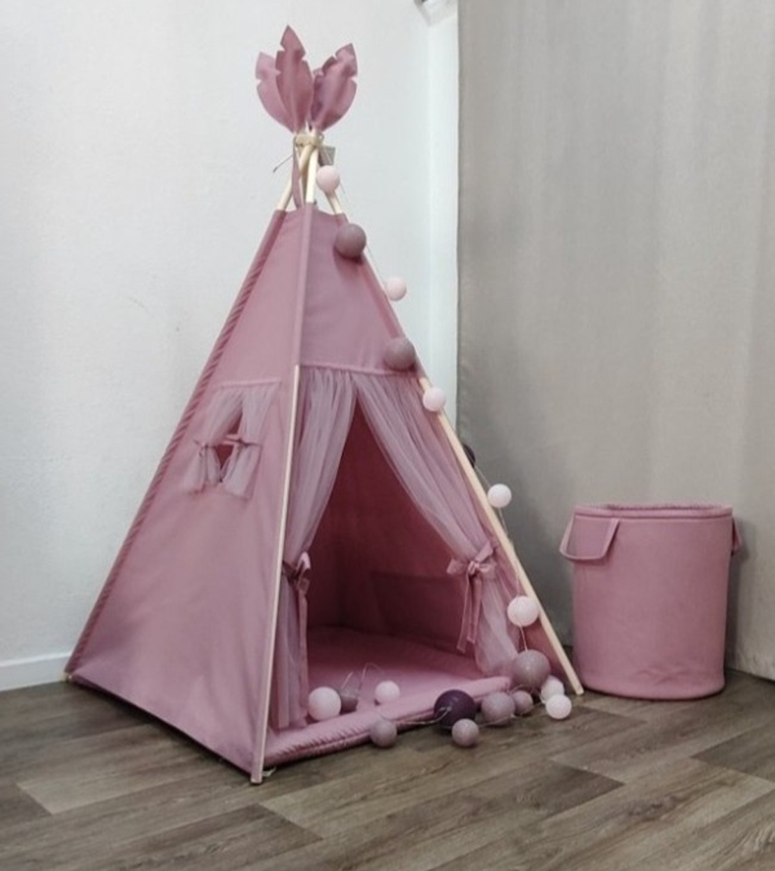 Едноцветна палатка за момиче с дебело килимче - Пепел от рози