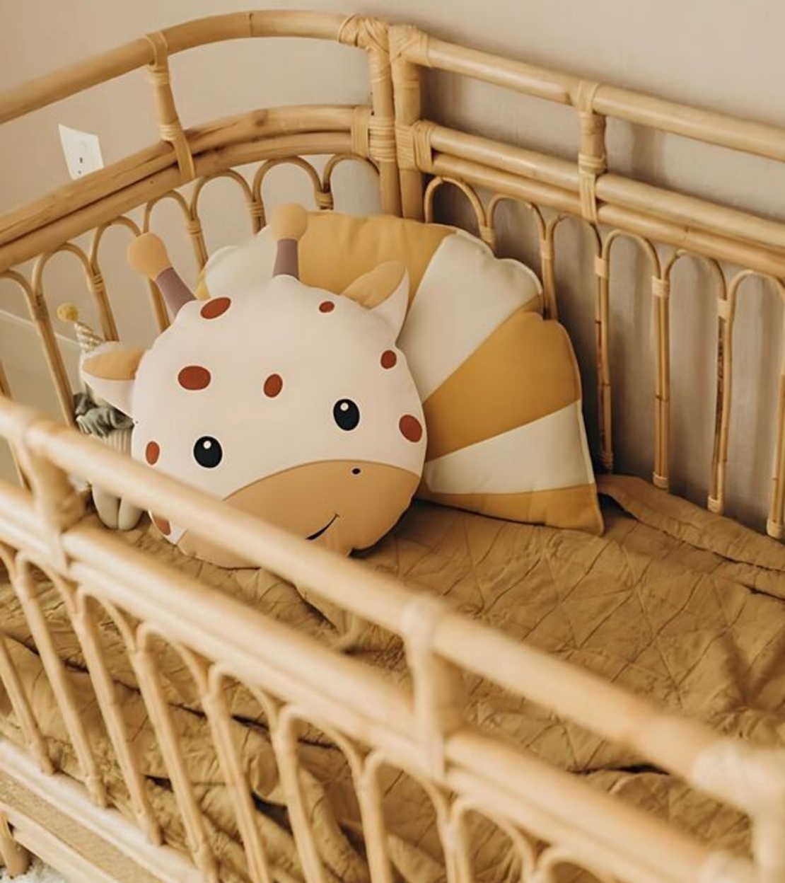 Декоративна възглавница жираф