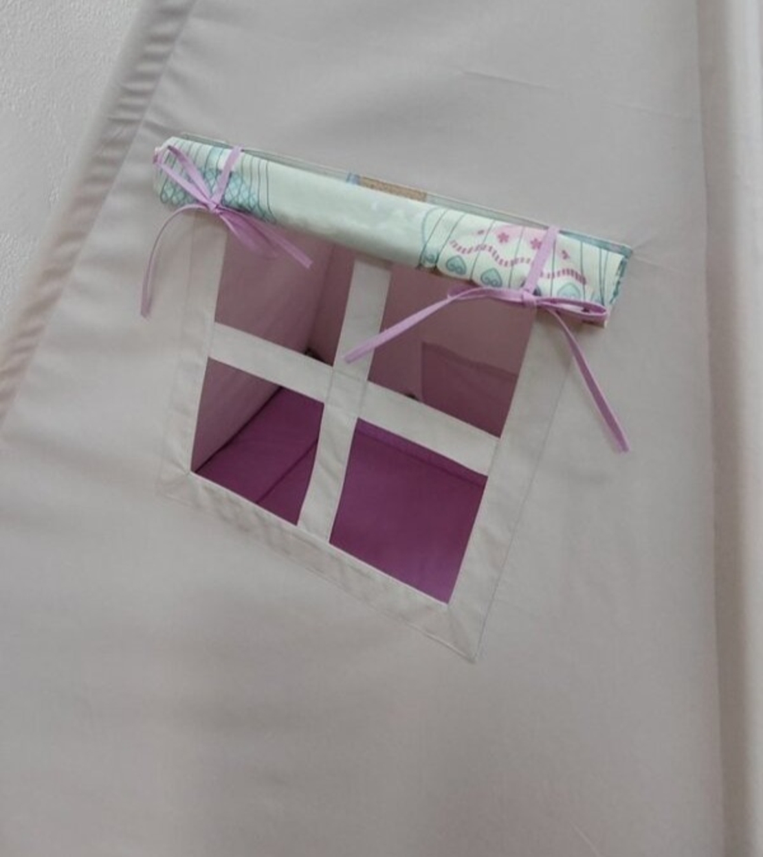 Едноцветна палатка в лилаво за момиче с дебело килимче - Въздушни балони и лила