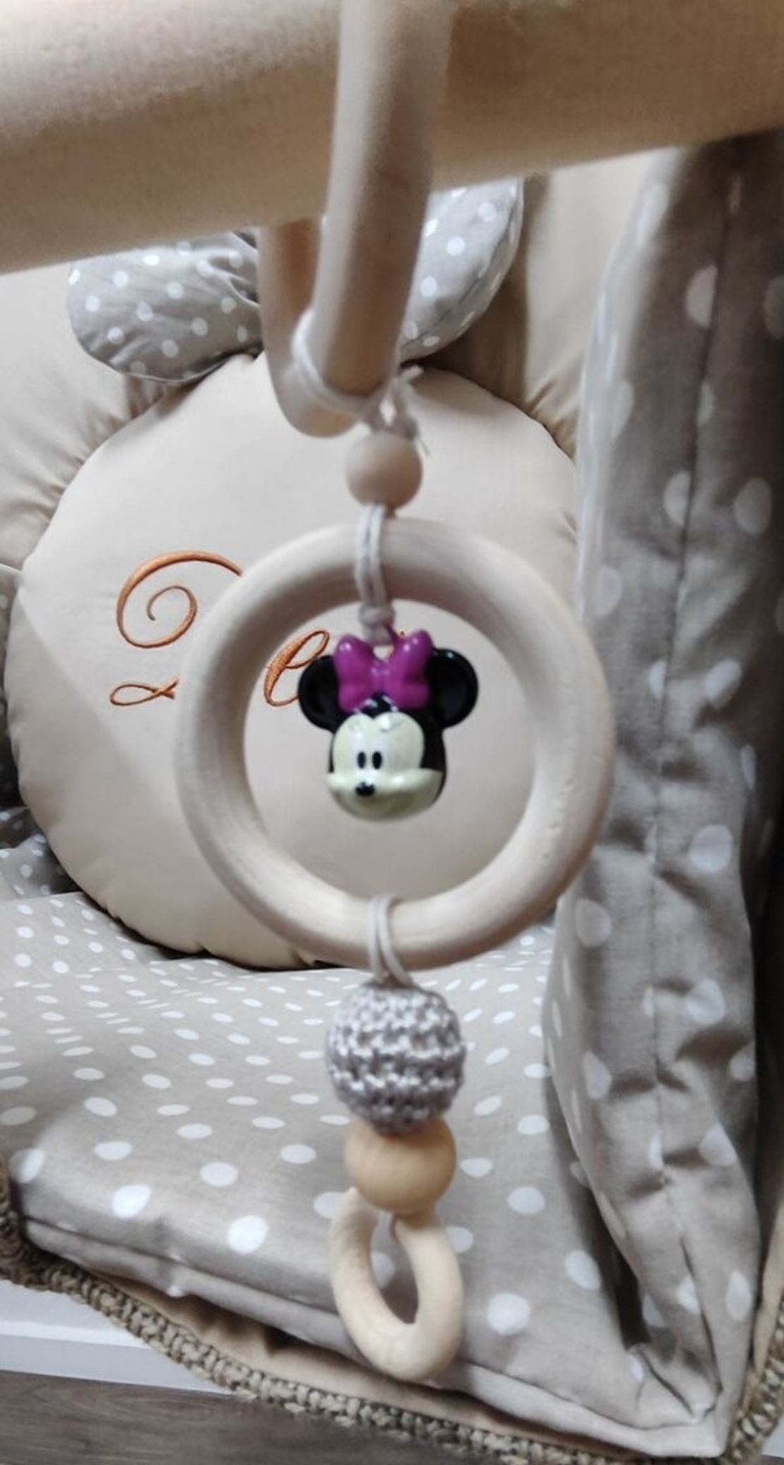 Дрънкалка със звънче Мини Маус - сива