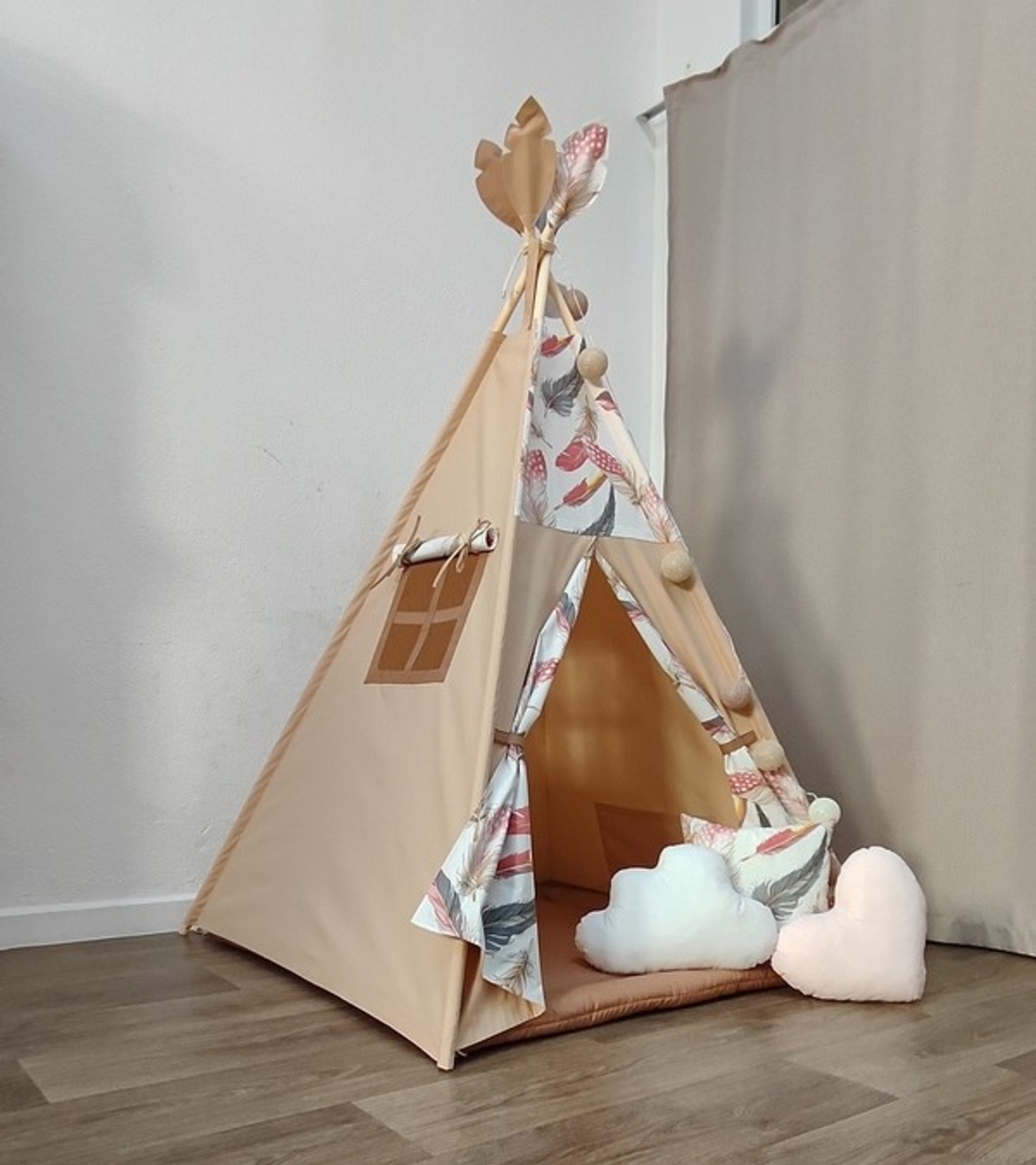 Едноцветна палатка с дебело килимче  -  Индианско типи