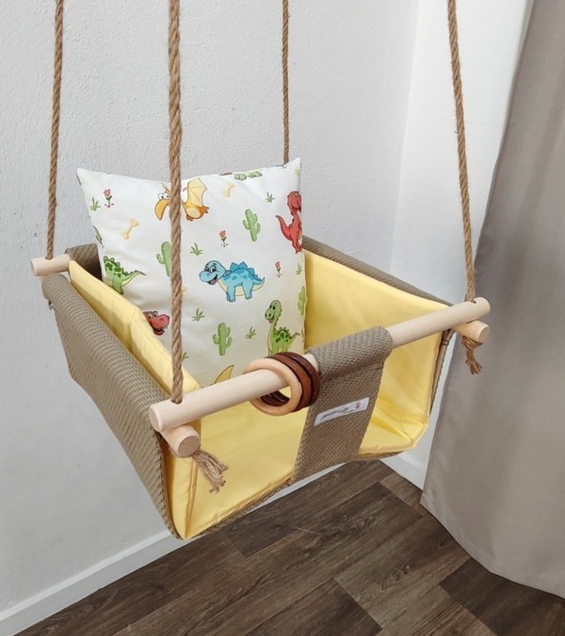 Бебешка стандартна люлка - Весели динизаври