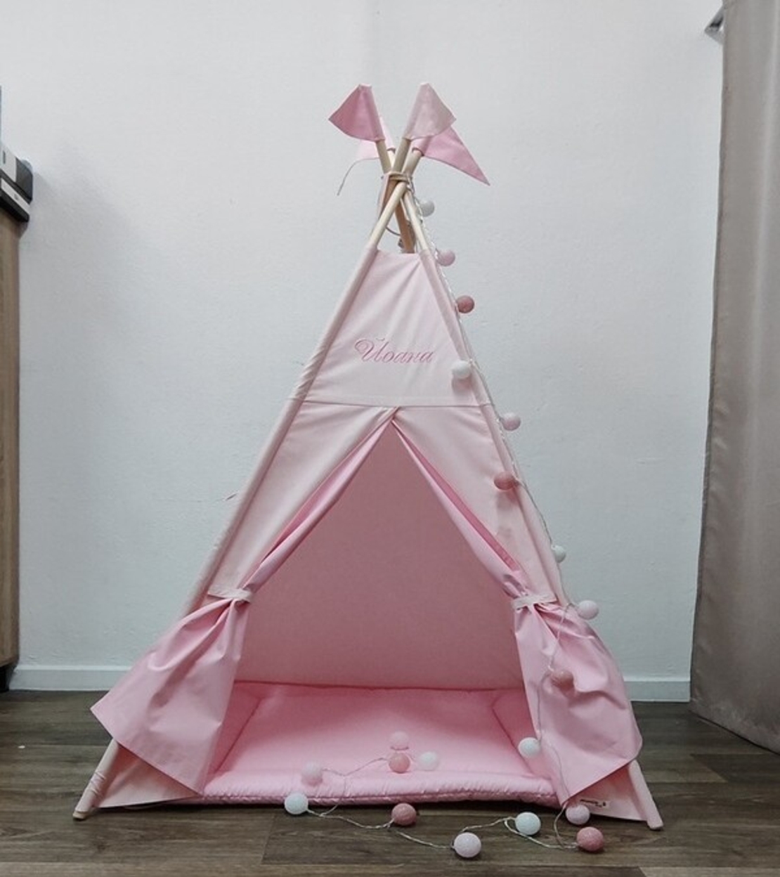 Едноцветна палатка с дебело килмче - 