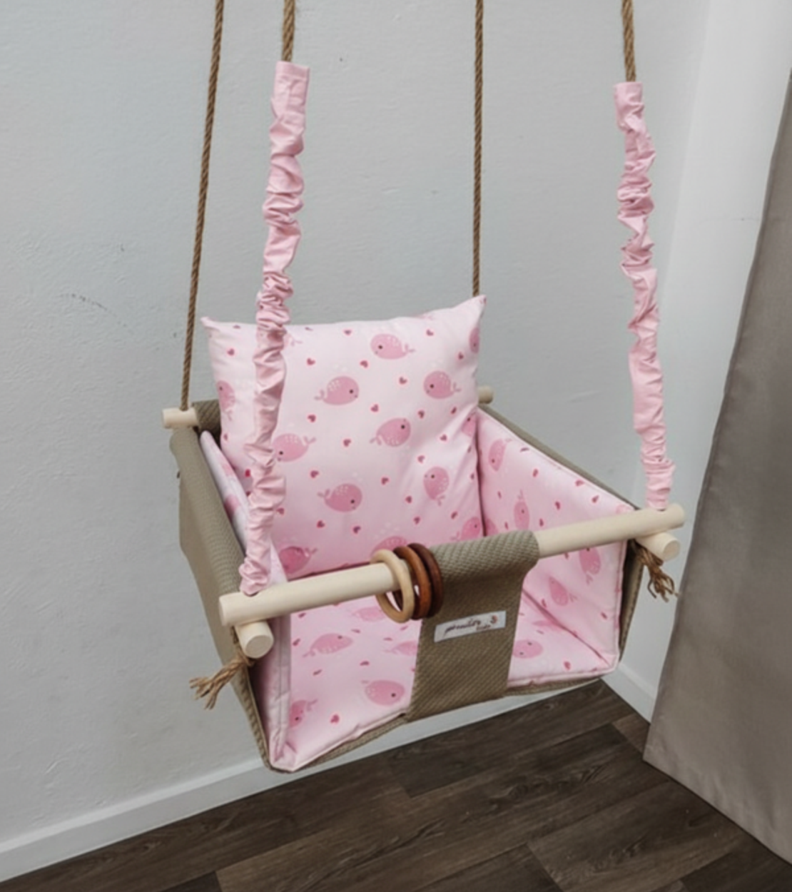 Бебешка стандартна люлка - Розови китове