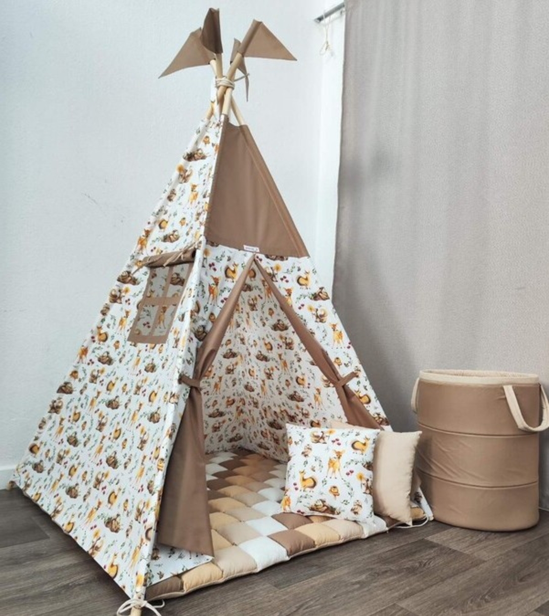 Детска палатка с дебело килимче на квадратчета - 