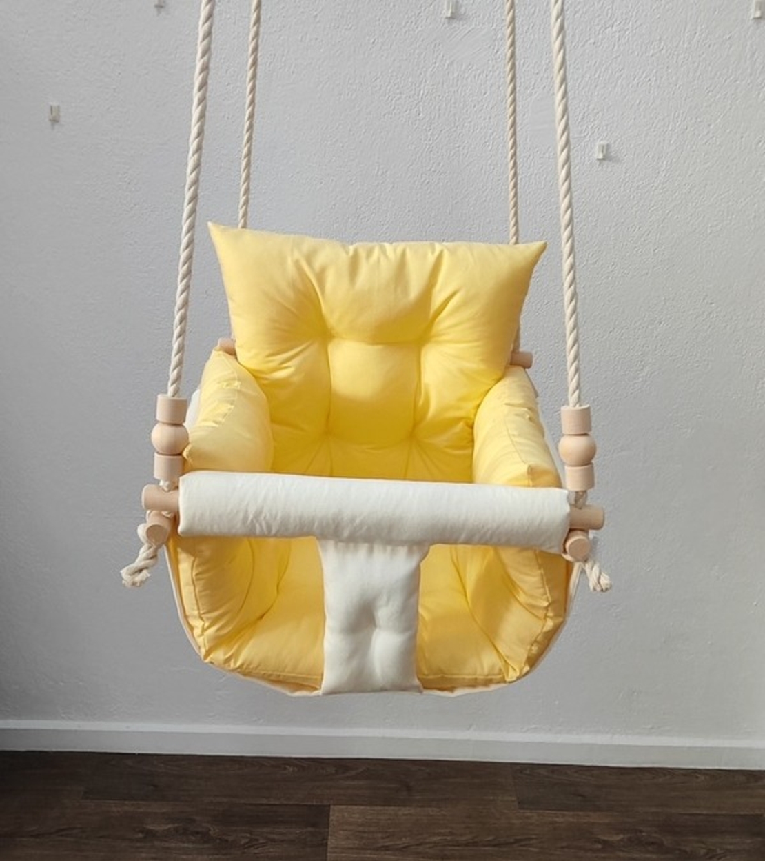 Луксозна бебешка люлка в жълто