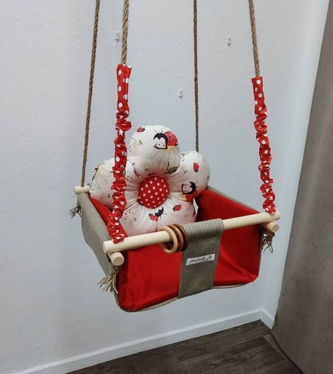 Бебеша люлка цвете - Калинки в червено