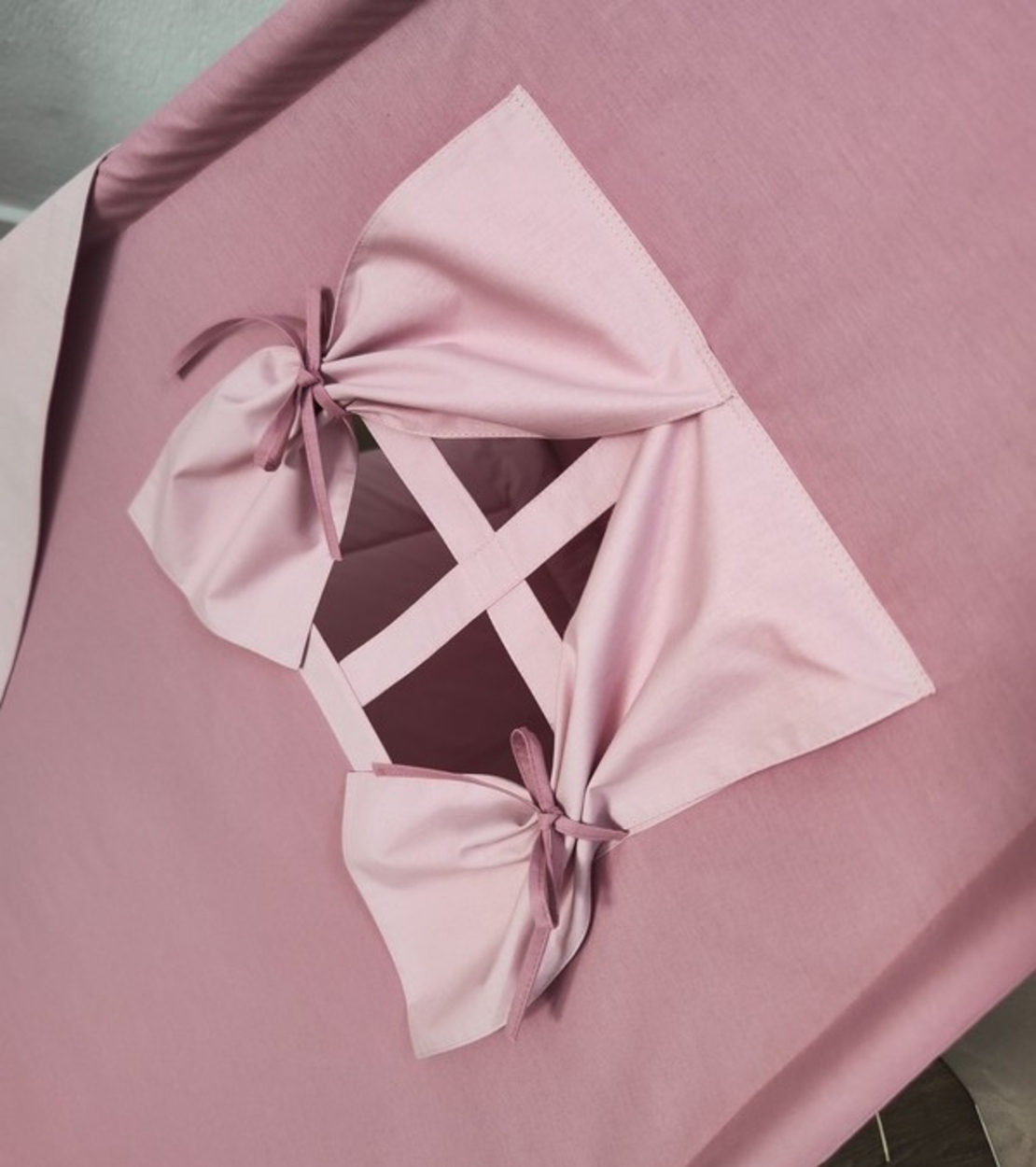 Едноцветна палатка с дебело килимче  - 