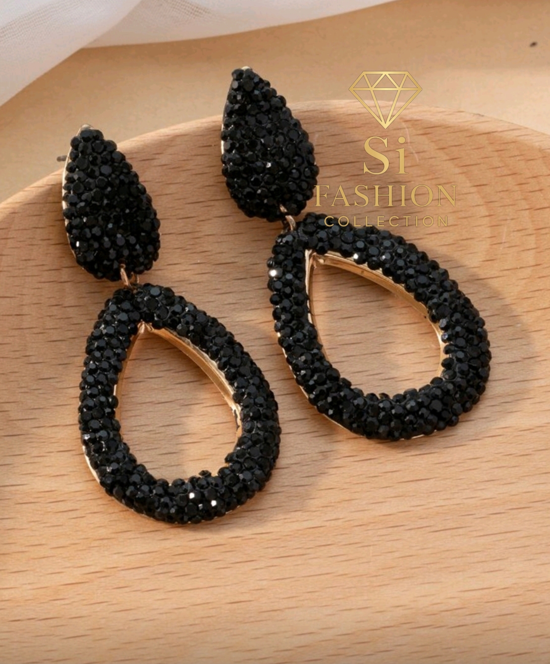 Обеци„ Black Crystal Teardrop Royale“