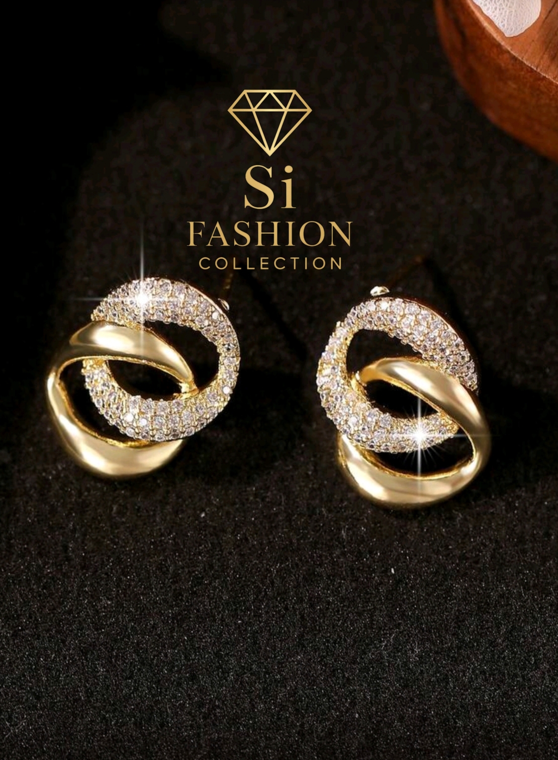 Обеци „Golden Embrace“