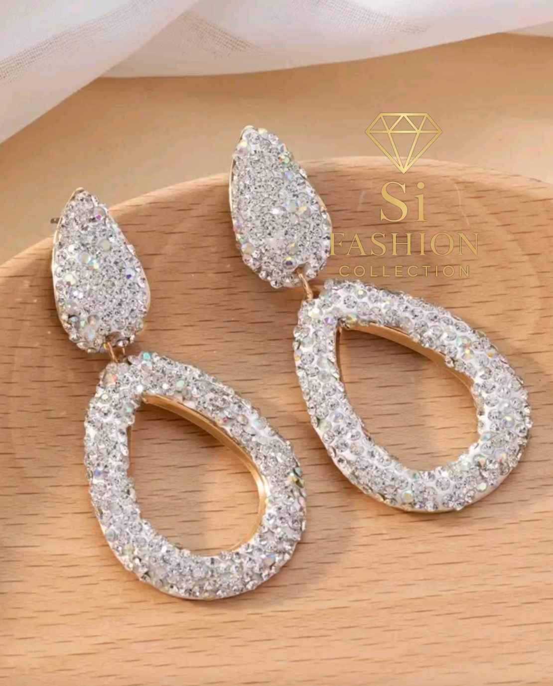 Обеци„Crystal Teardrop Royale“