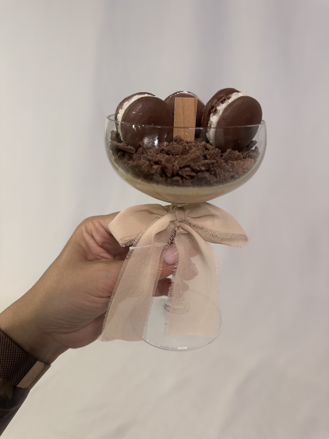 Соева свещ в чаша с бисквити