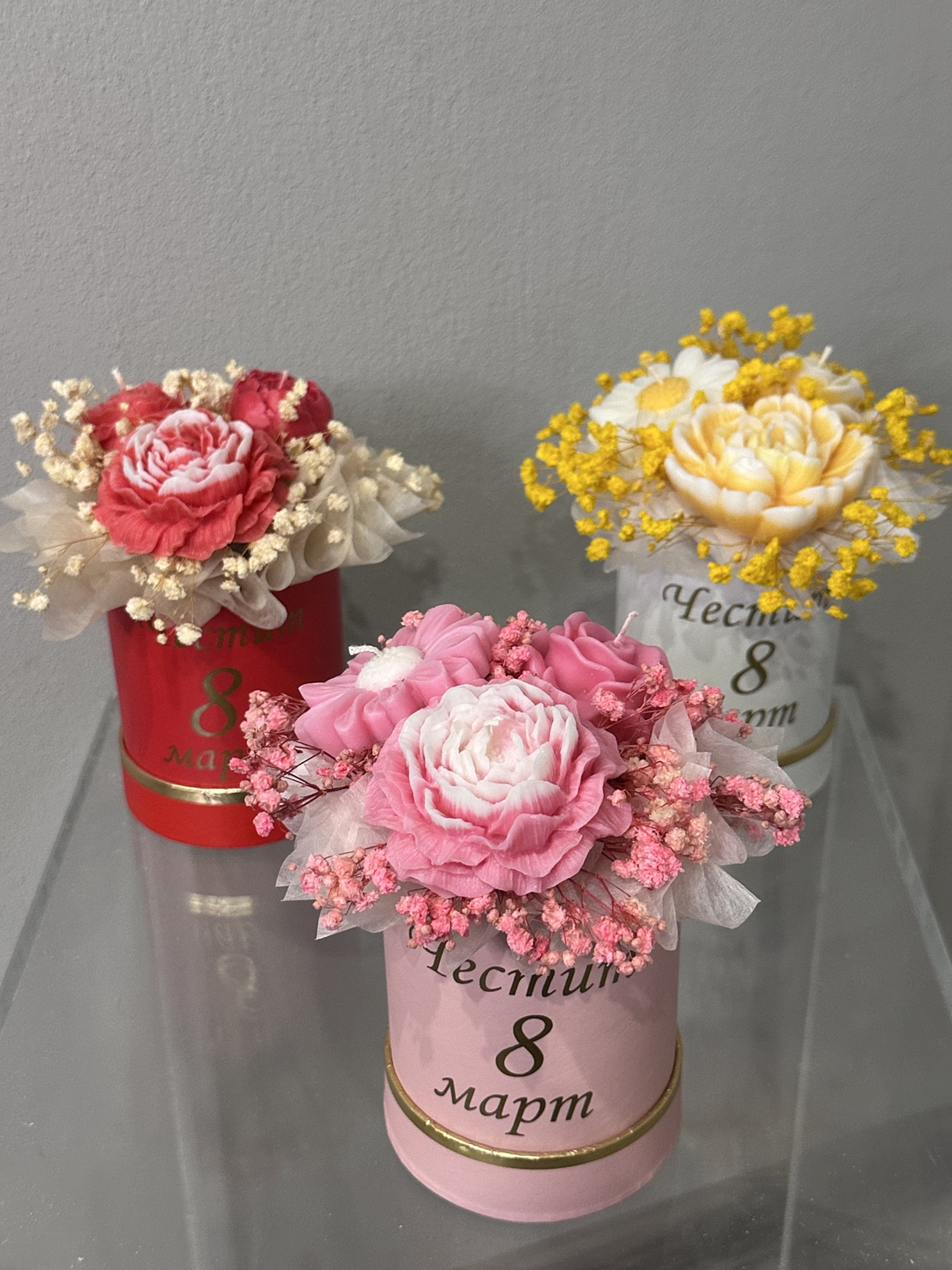 Соеви свещи в кутия за 8 март