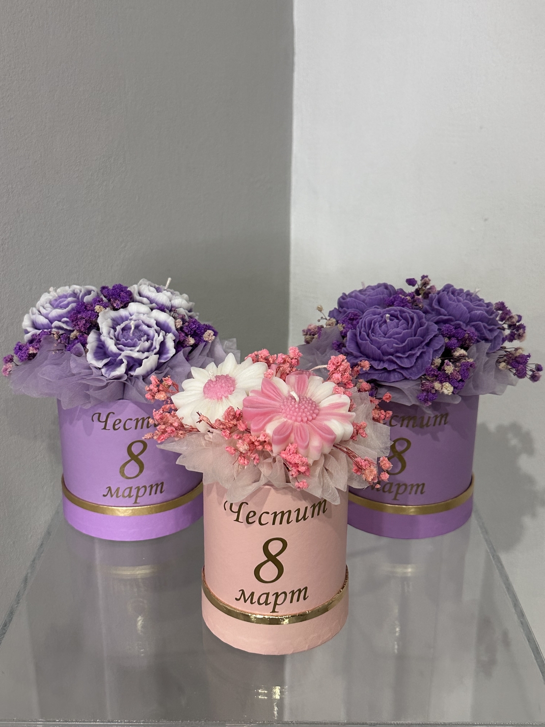 Соеви свещи в кутия за 8 март