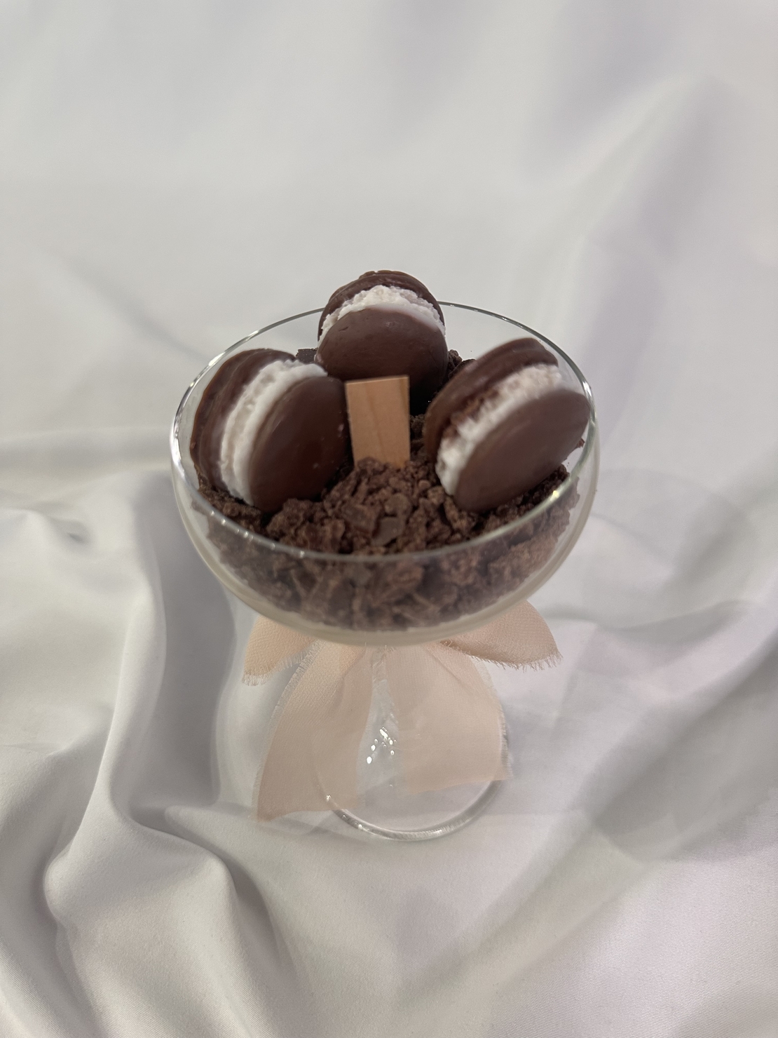 Соева свещ в чаша с бисквити