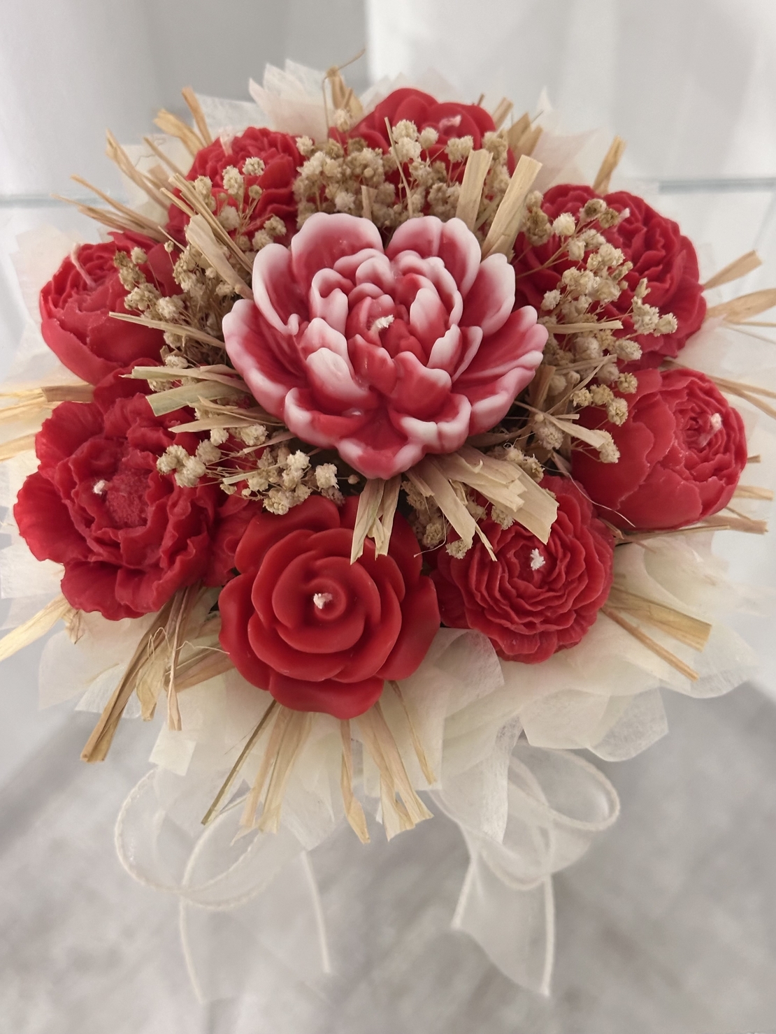 Соеви свещи в кутия в червено