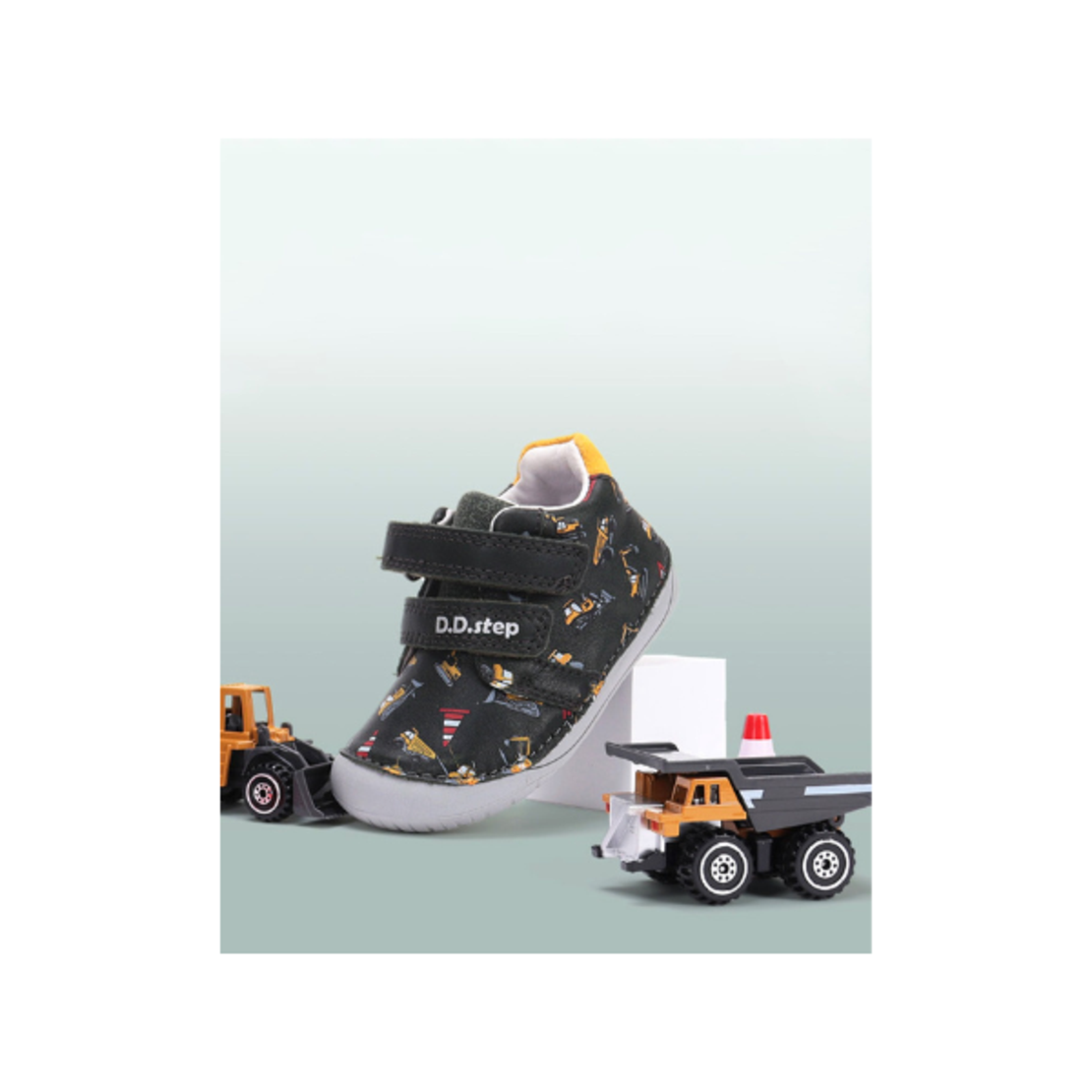 ДЕТСКИ ОБУВКИ BAREFOOT D.D.Step s070-52480 20-25
