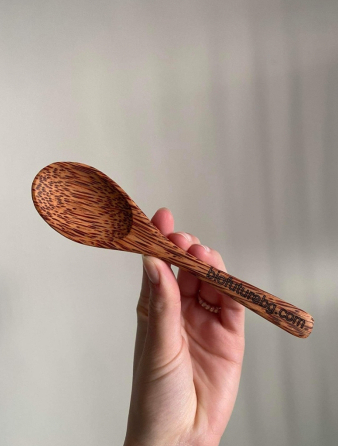 КОКОСОВА ЛЪЖИЧКА