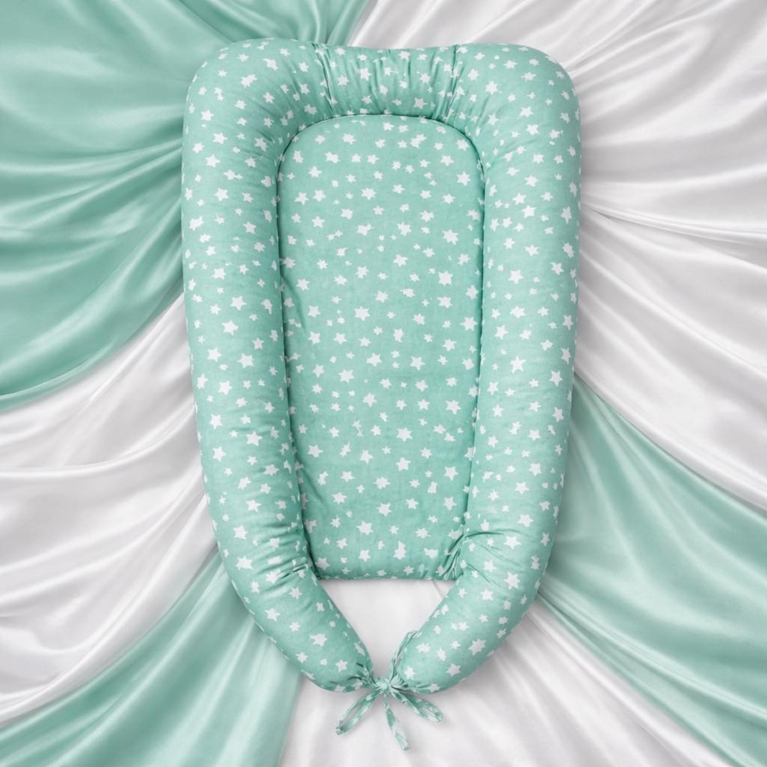 Преносимо бебешко легло в цвят мента със звезди