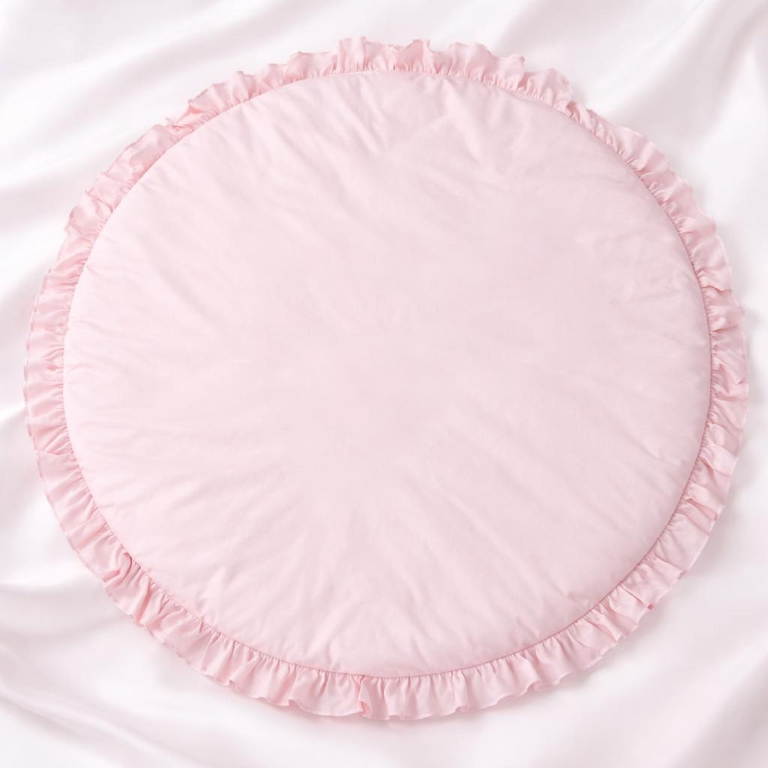 Меко кръгло килимче за бебе в нежно розово