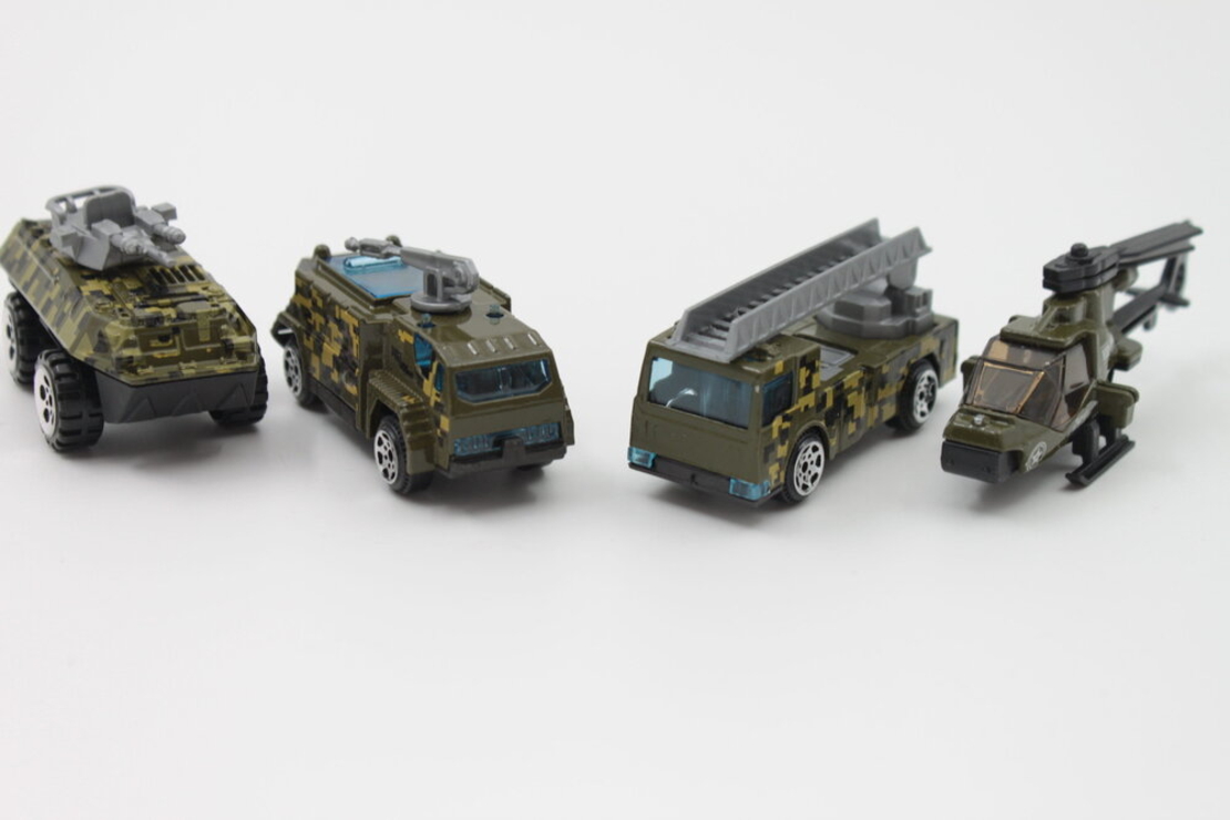 Колички за игра и Хеликоптер - 4бр комплект