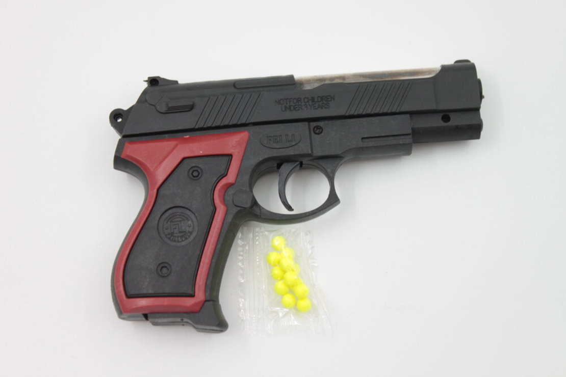 Пистолет играчка