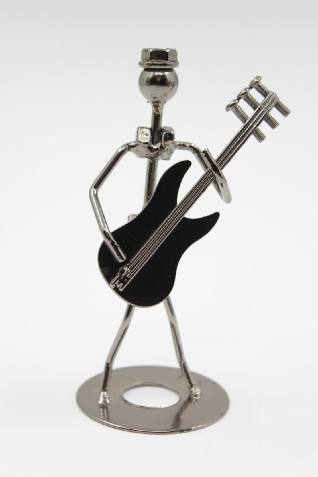 Музикант от метални части - КИТАРИСТ 2