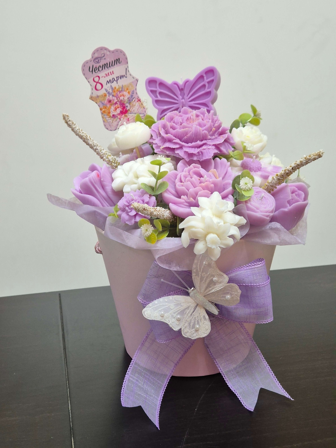 Ароматен букет от соев восък в лилаво