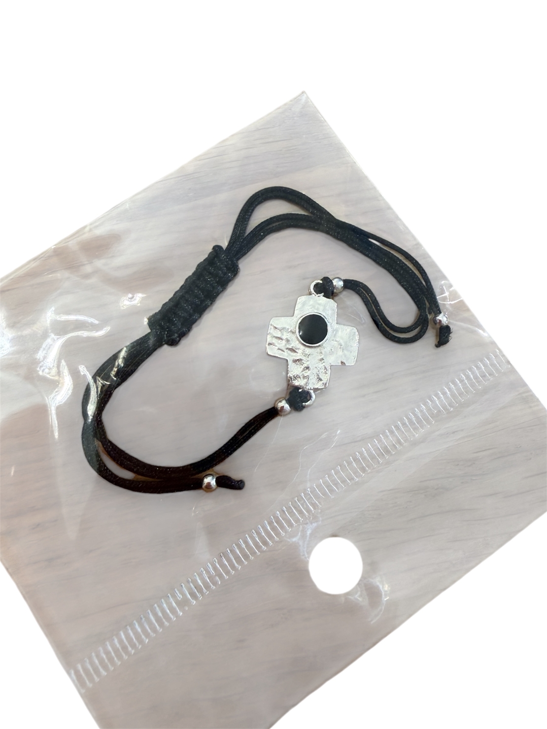 Сребърна гривна 925 с кръст и черен конец