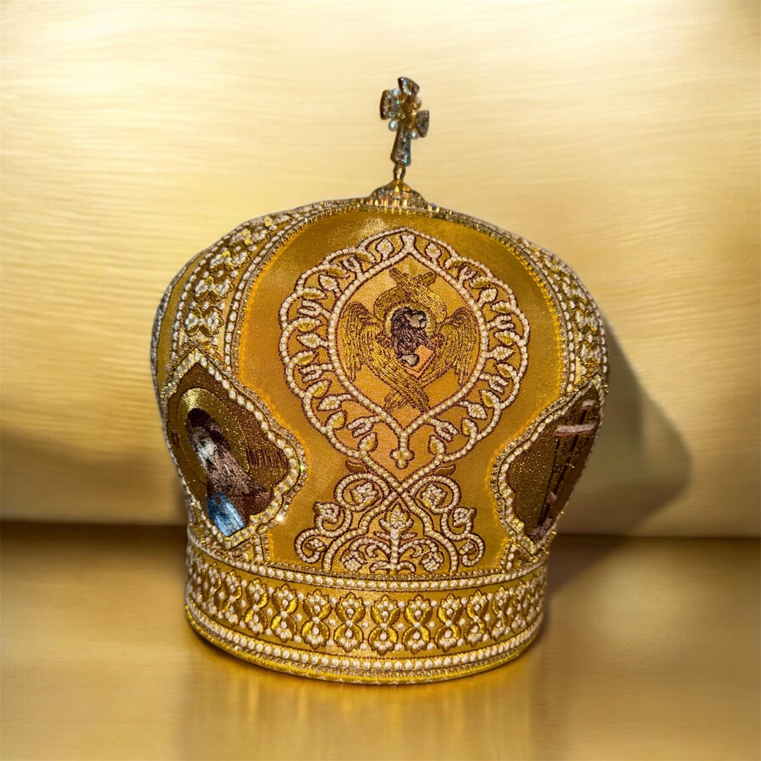 Православна митра – Златиста архиерейска корона