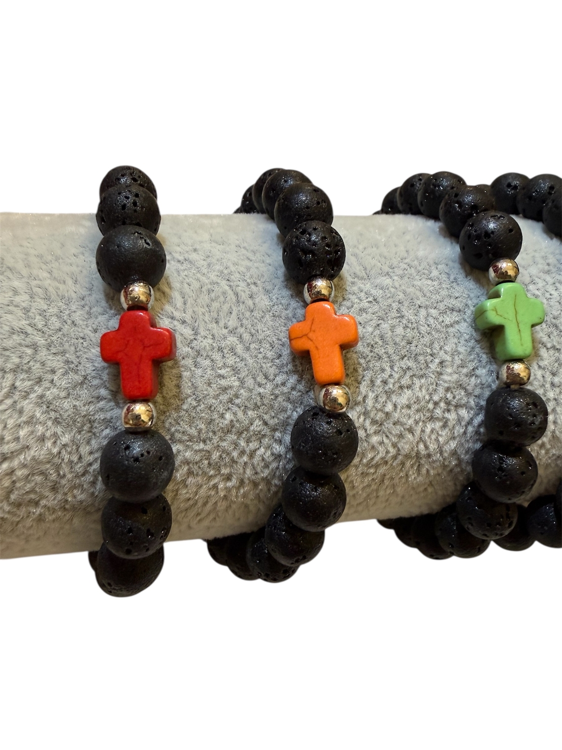 Гривна от вулканичен камък с цветен кръст