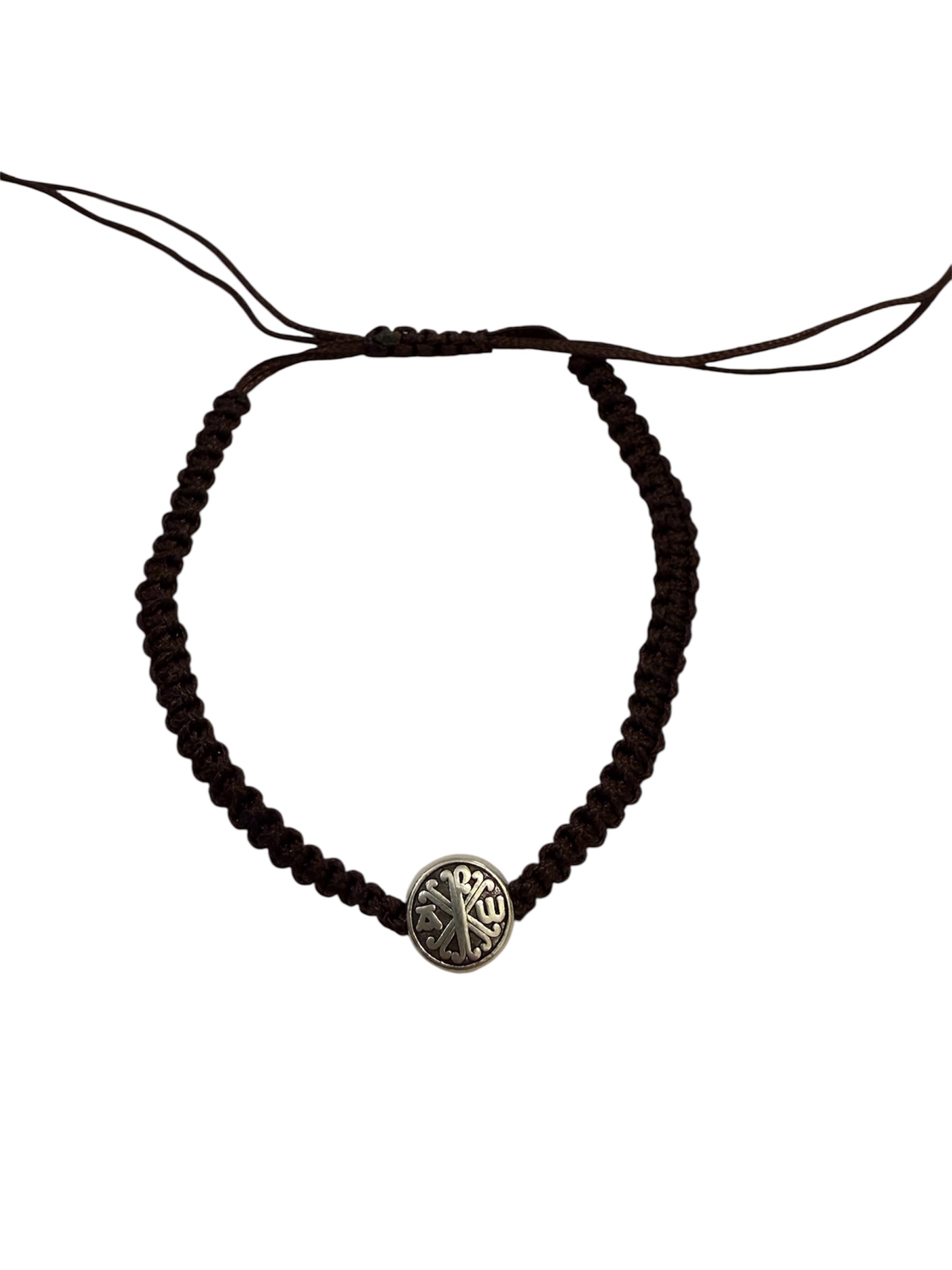 Плетена гривна с метален медальон – християнски символ