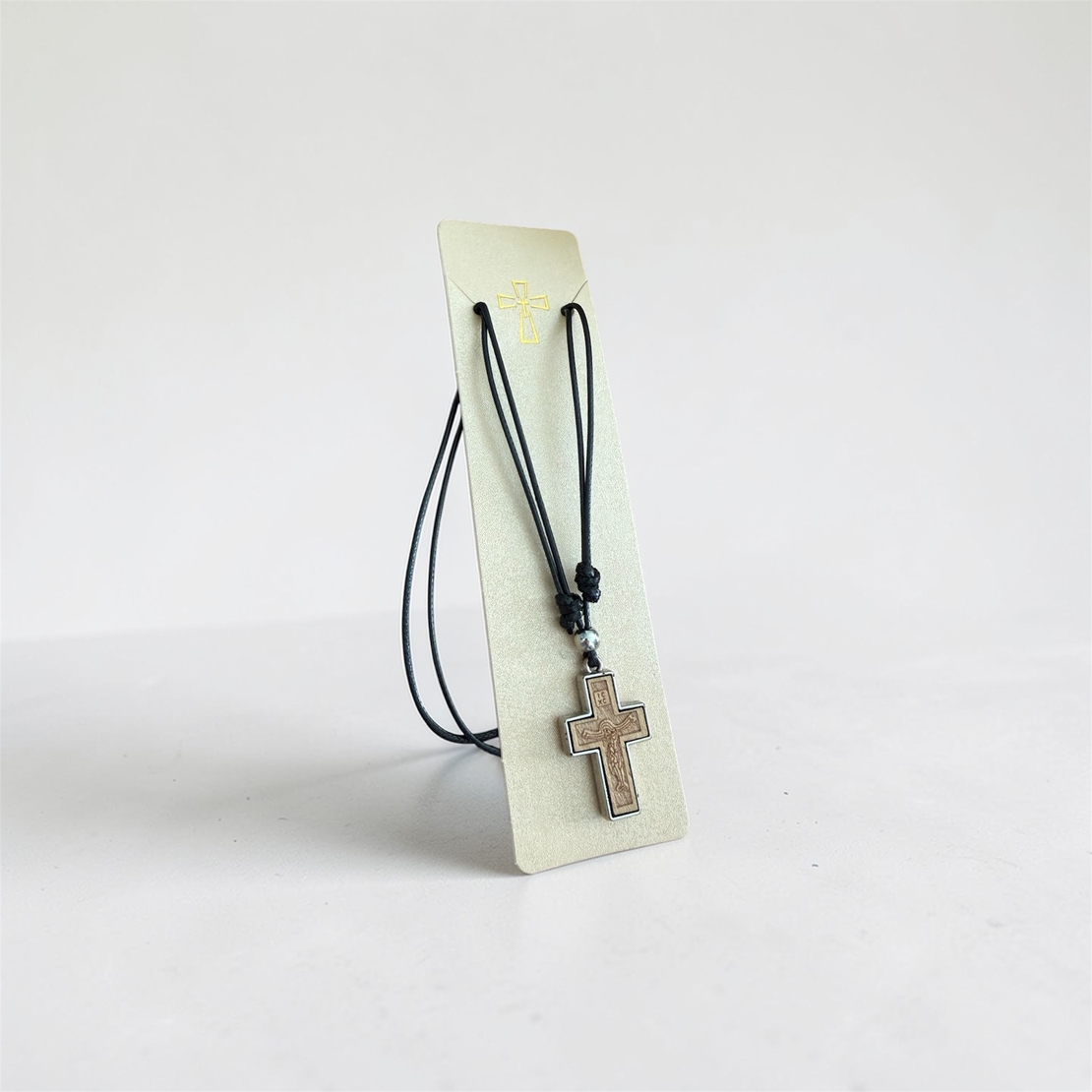 Православно колие с дървен кръст и метална рамка