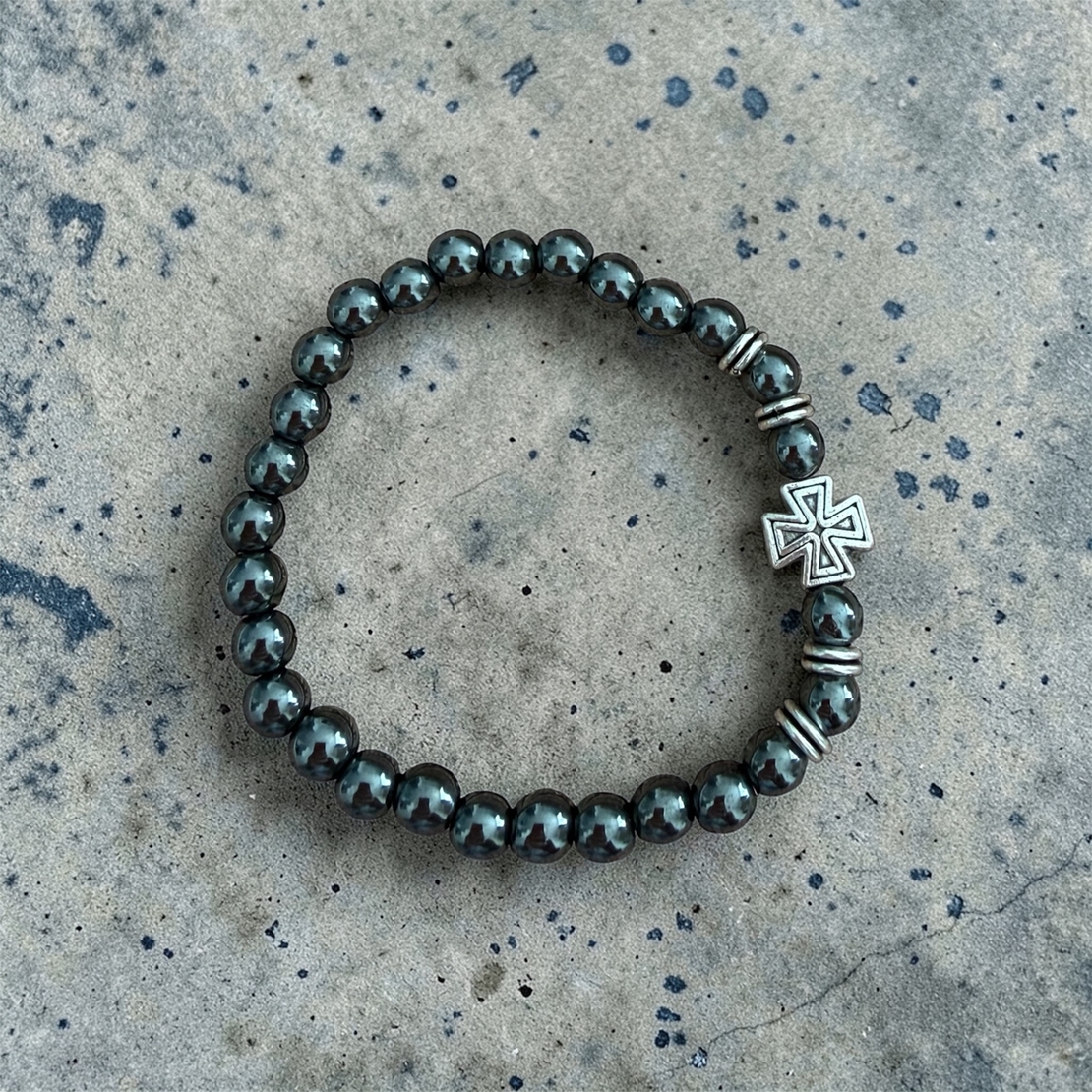 Православна гривна с естествен хематит и кръст