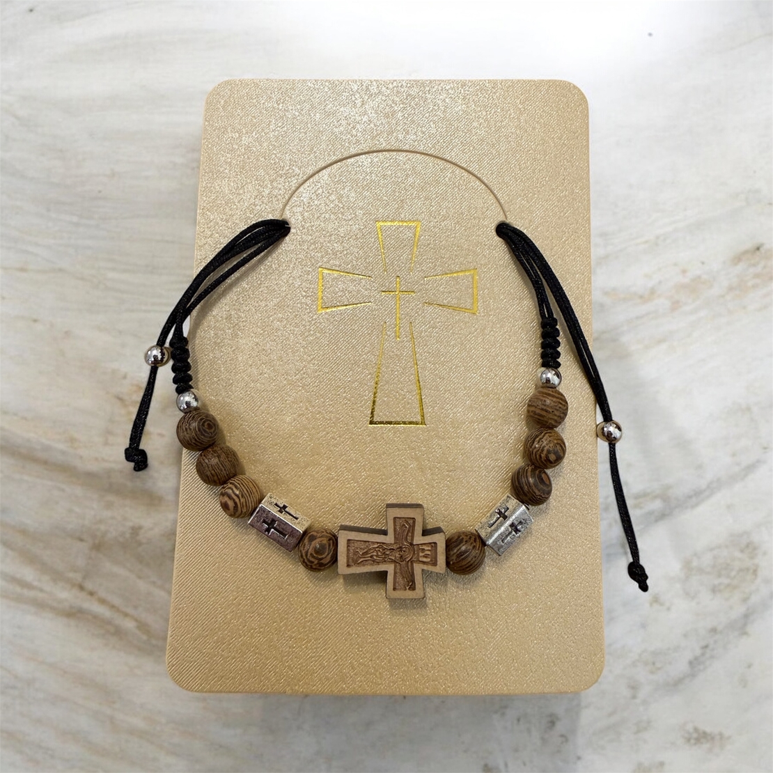 Православна гривна с дървен кръст – черен конец и дървени мъниста