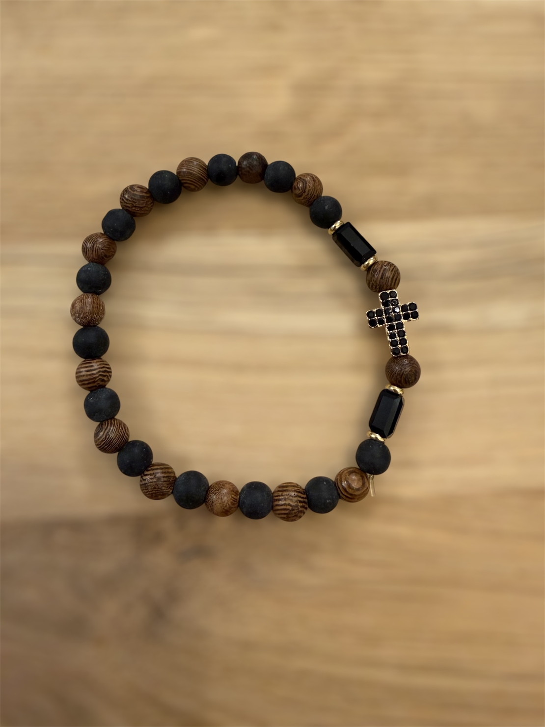 Православна гривна с кръст и черни камъни