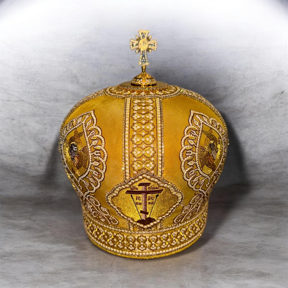 Православна митра – Златиста архиерейска корона