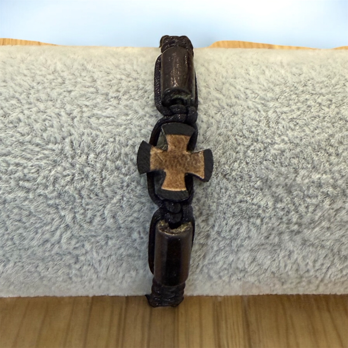 Православна гривна с дървен кръст – черен конец