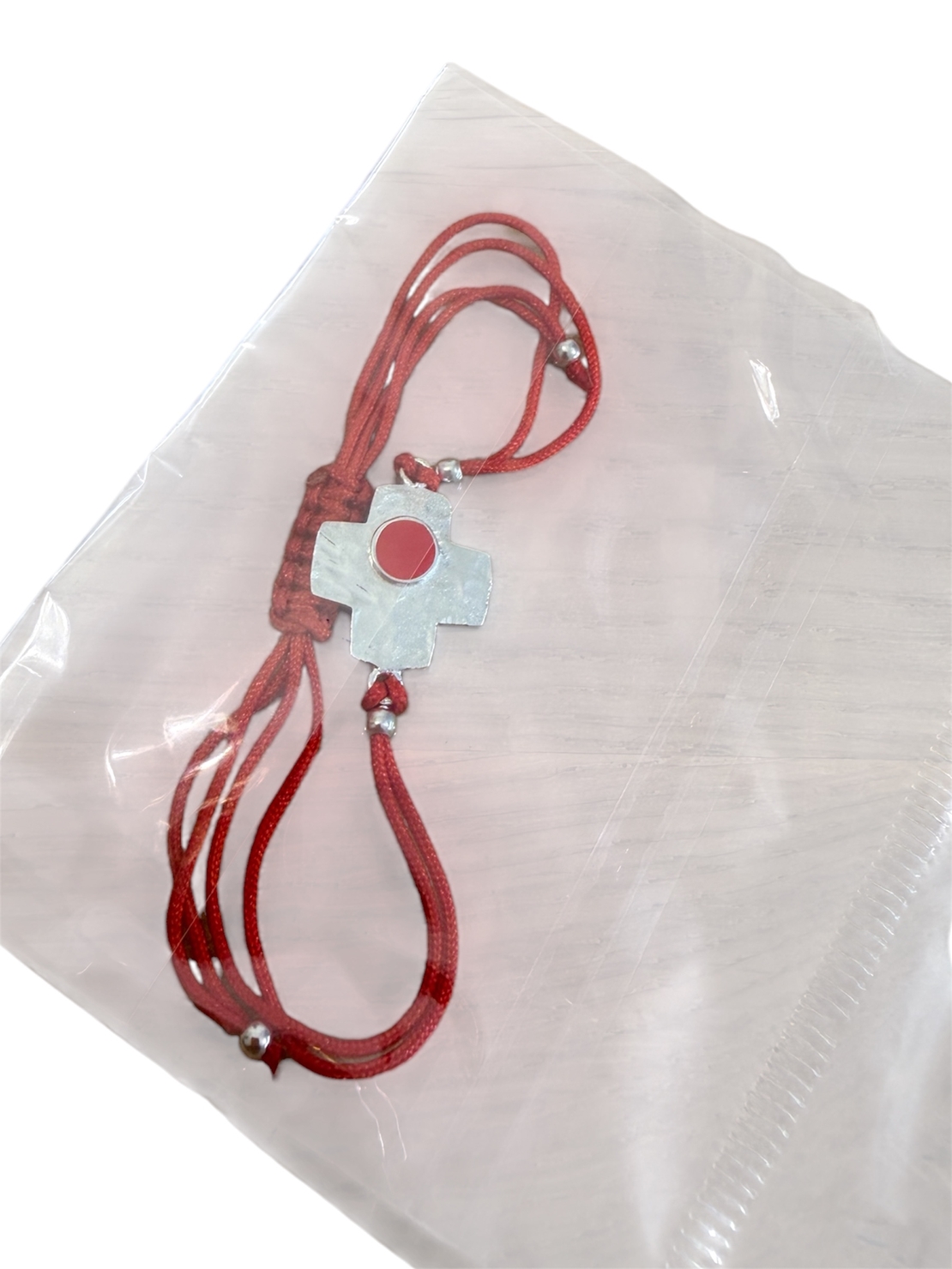 Сребърна гривна 925 с кръст и черен конец