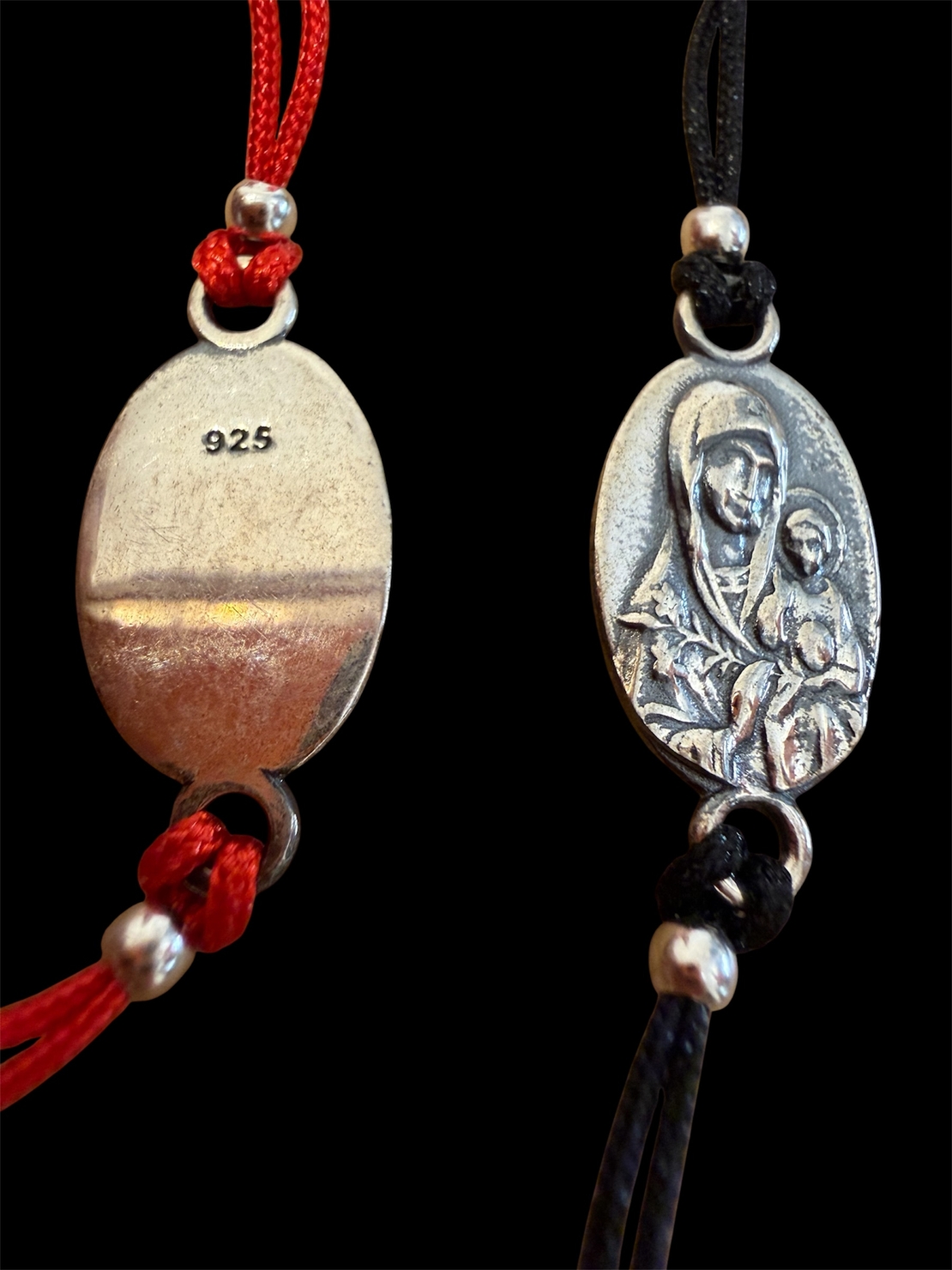 Сребърна гривна 925 с икона – червен или черен конец