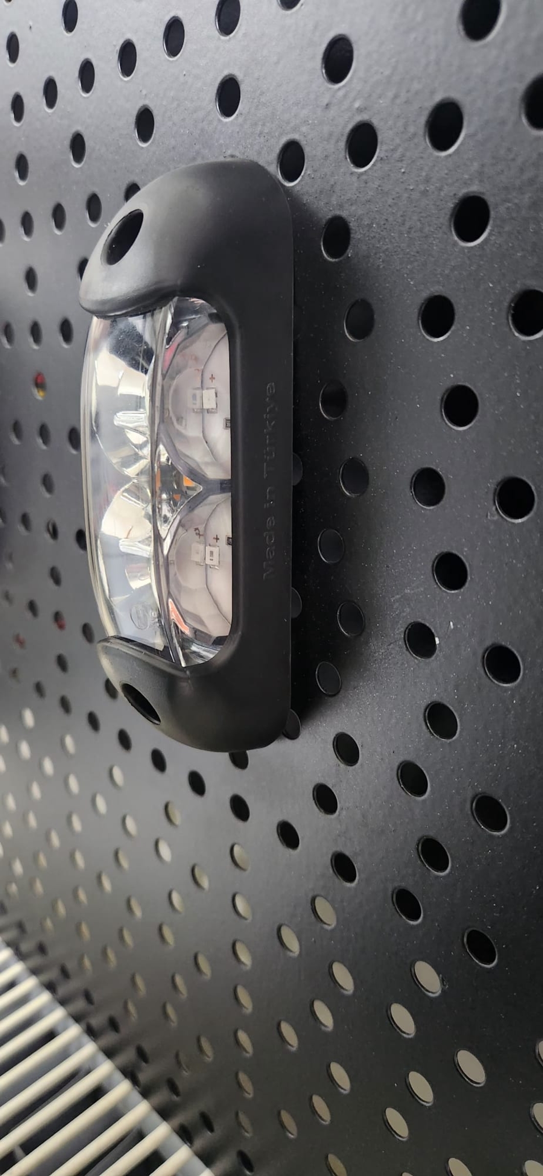 LED габарит, токос, 12V-24V, бяла, червена и оранжева светлина - за ремаркета, платформи, камиони и др.