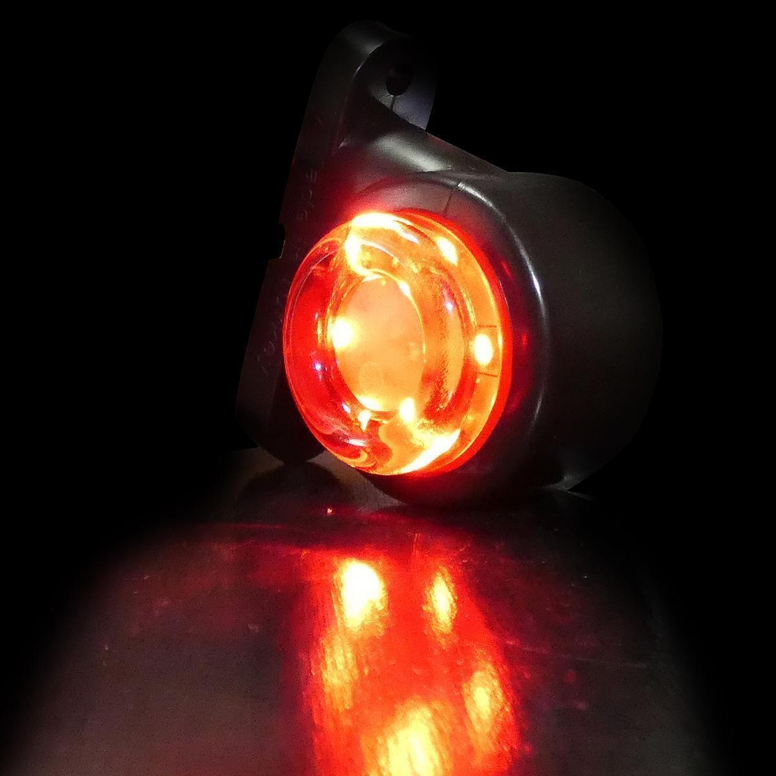 Комплект от 2 броя Въртящи се LED ЛЕД Светодиодни Габарити Токоси Рогче Рогчета 12-24V Червено-Бяло За Ремаркета Платформи Камиони Каравани и др.