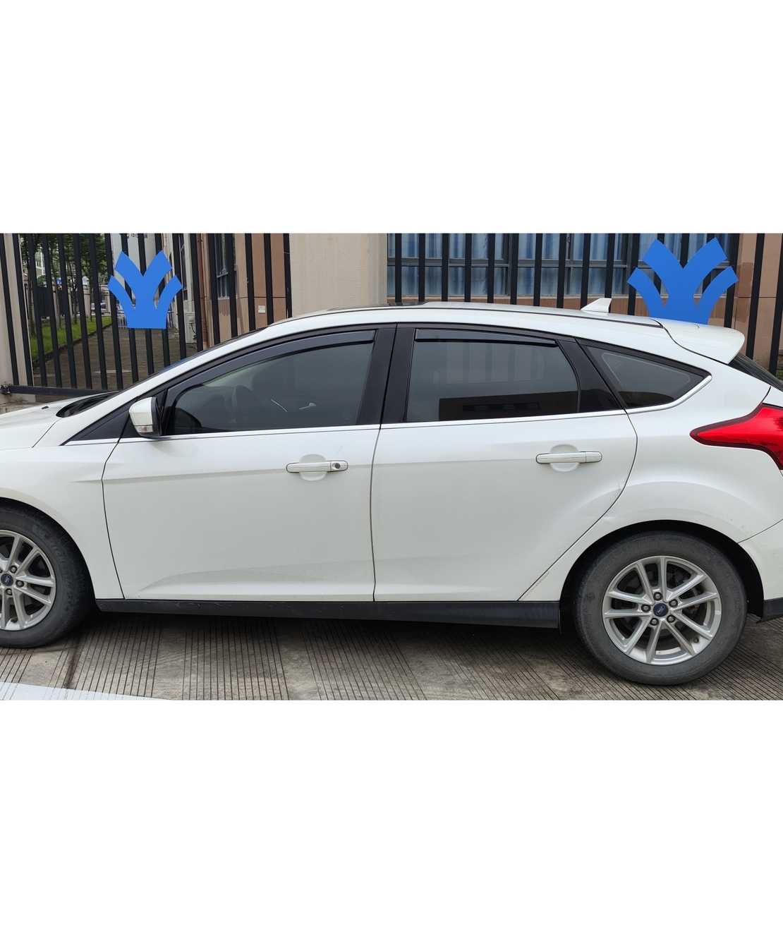 Комплект от 4бр. ветробрани за FORD FOCUS MK3 4/5 врати 2011-2018